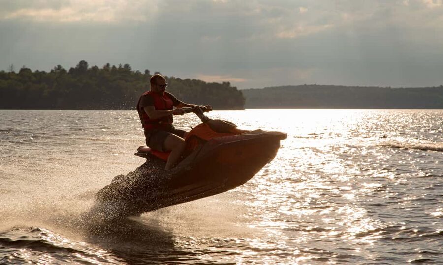 Laurentians: Jetski experience - One or two hours on Lac-des-plages