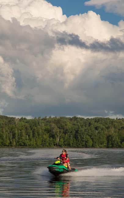 Laurentians: Jetski experience - Extra beach access and family planning