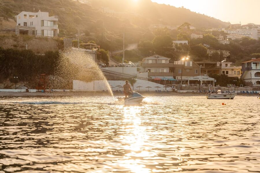 Lygaria Beach: Jet Ski - Who will get the most from this activity
