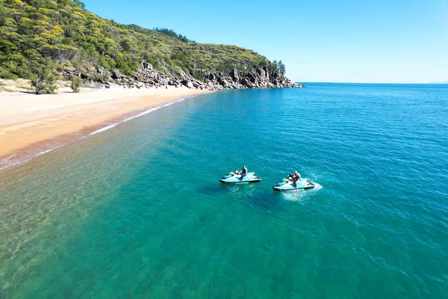 Magnetic Island: 5 Beach Bay Jet Ski Tour - What the guide adds to the experience