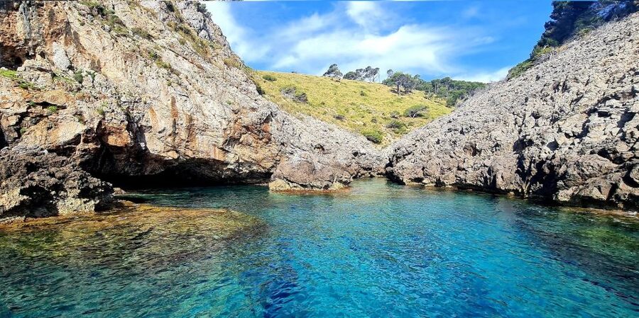 Mallorca Alcudia: Jack Sparrow Cave Jet Ski Tour - Starting at Alcudiajets in the port