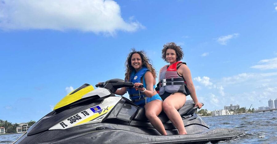 Miami Beach: Jet Skis and Boat Ride - Starting at 5301 Collins Avenue in Miami Beach