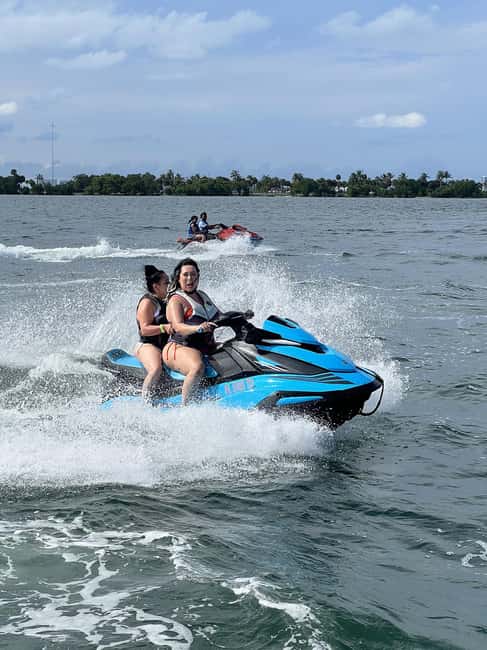 Miami: Jet Ski Rental in Biscayne Bay - Age rules, licenses, and who can ride