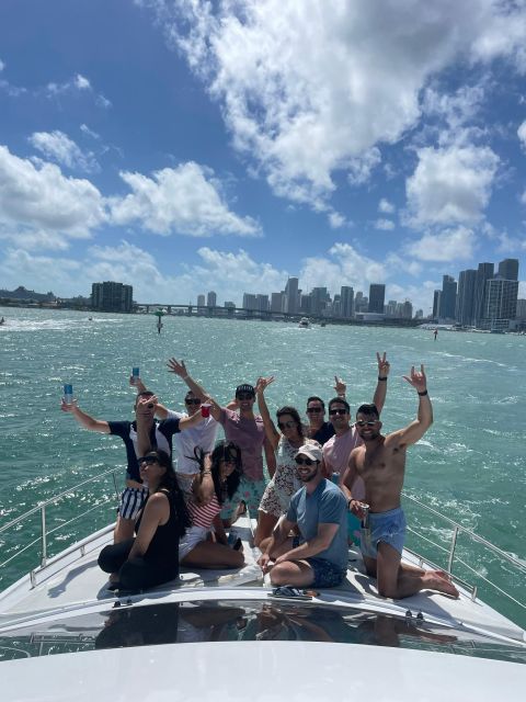 Miami Yacht Rental with Jetski, paddleboards, Inflatables - Four hours around Miami’s islands and skyline