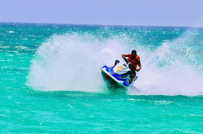 Palm Beach Aruba Waverunner Rentals - Choosing between the standard, Deluxe, and Cruiser options