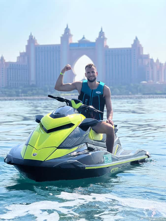 Palm Jumeirah: 1.5-Hour Guided Jet Ski Tour - Who should book this jet ski tour?