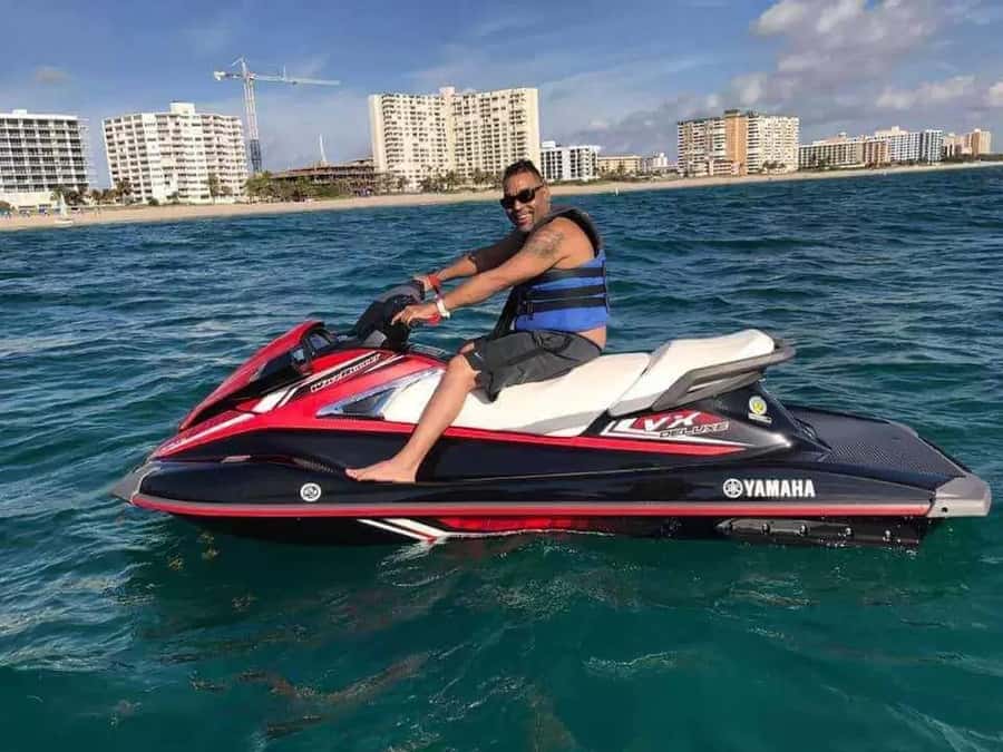 Pompano Beach: Thrilling Jet Ski Rentals - Starting behind Club Wyndham Royal Vista