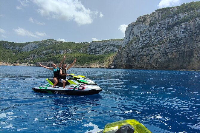 Private jet ski excursion Ibiza San Antonio Es Vedrà - Cala Vadella: the unusual supermarket stop
