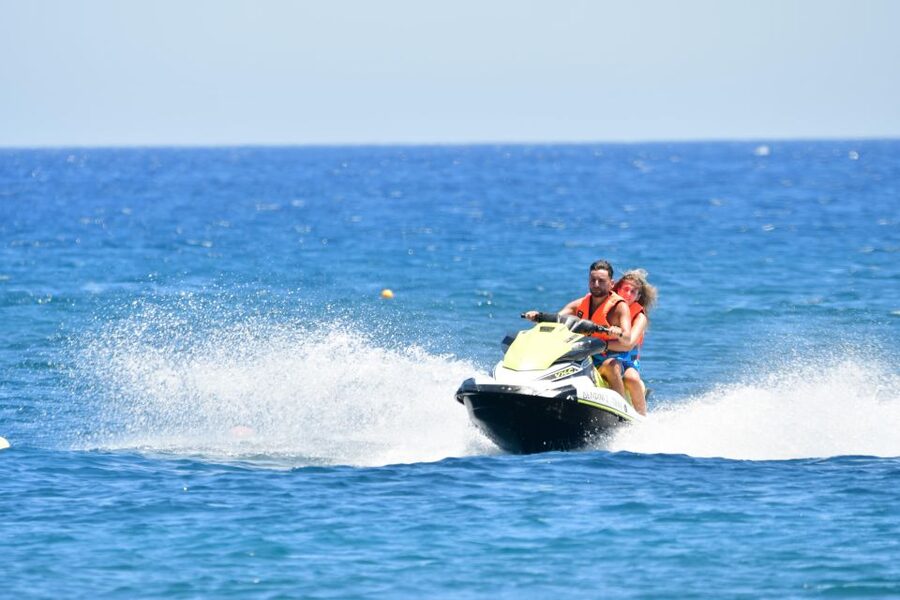 Santorini: Jet Ski Rental Perissa, Perivolos and St. George - Getting ready for a Yamaha VXS SPORT 130HP ride
