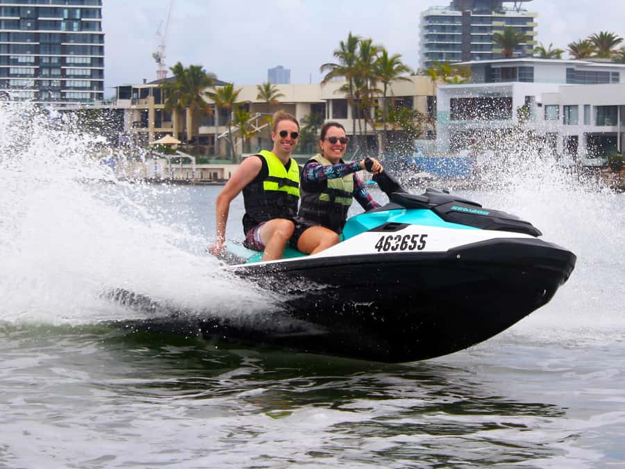 Surfers Paradise: 1-Hour Jet Ski Tour - Age, size, and health rules