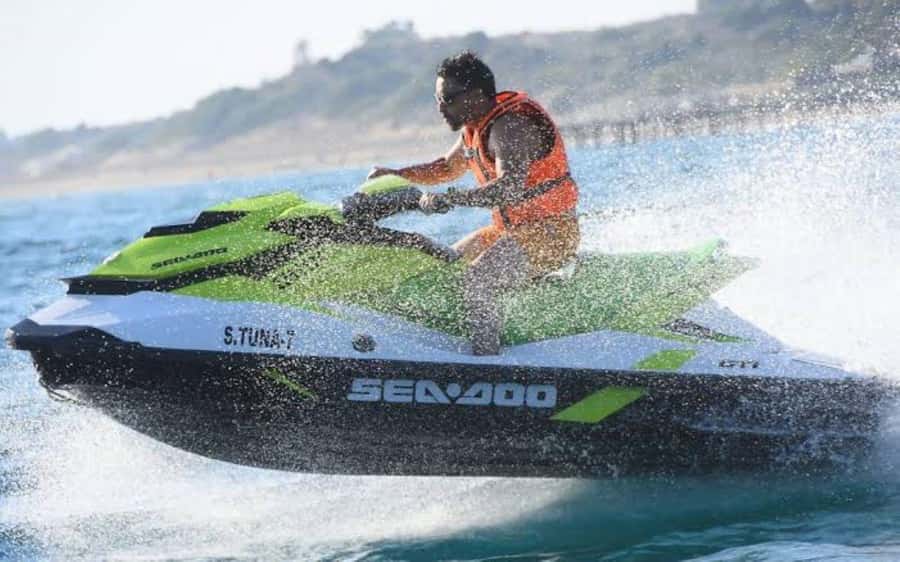 Zanzibar jetski Adventure Tour - The instructor and safety briefing